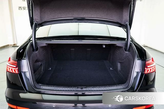 Audi A6L id 4291318 из Китая 15