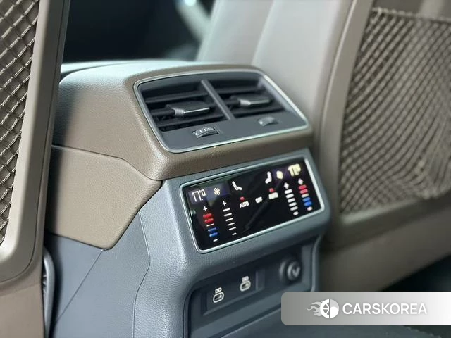 Audi A7L id 4333852 из Китая 15