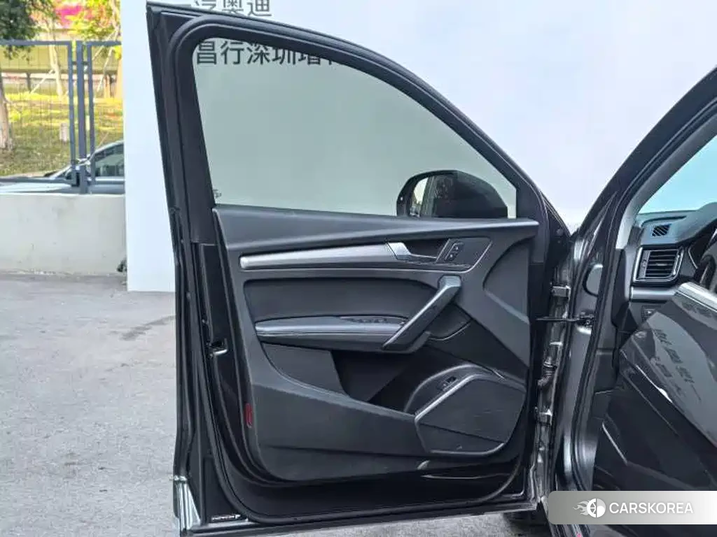 Audi Q5L id 4622447 из Китая 15