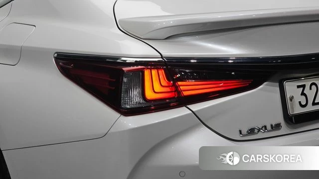 Lexus ES300h 7th generation id 4620313 из Кореи 15