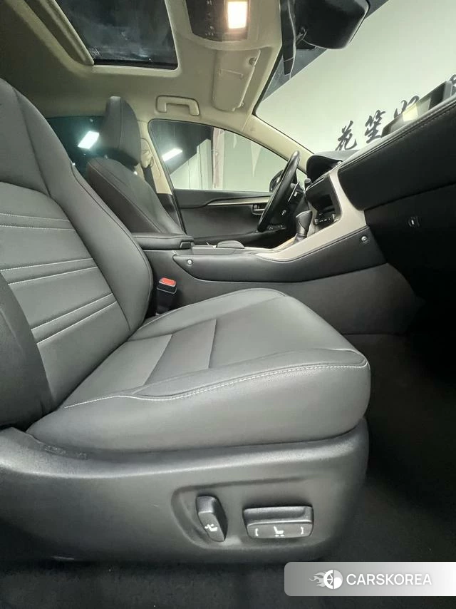 Lexus NX id 4263001 из Китая 15