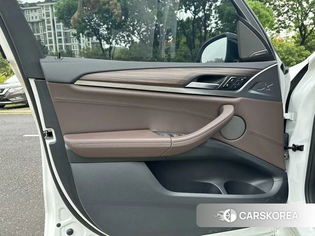 BMW X3 id 4290967 из Китая 15