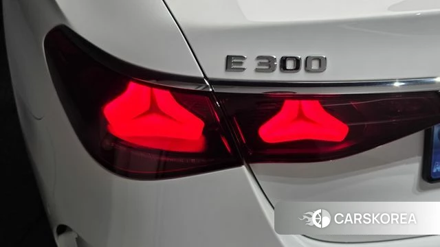 Mercedes-Benz E-Class W214 id 4892604 из Кореи 15