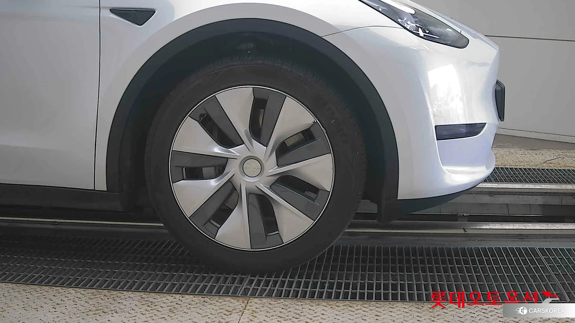 Tesla Model Y RWD id 4902616 из Кореи 15