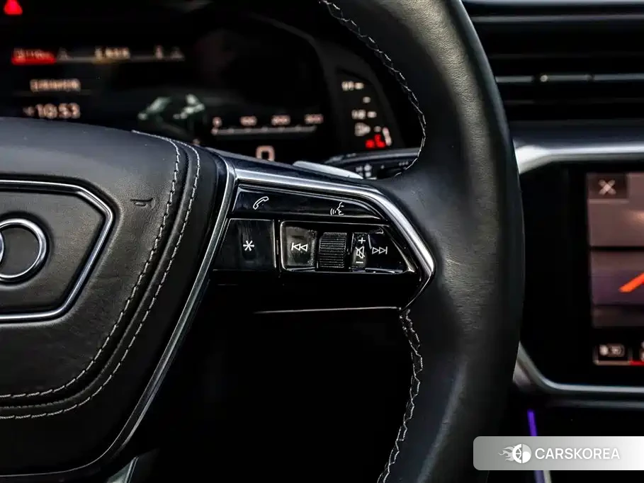 Audi A7L id 4570596 из Китая 15