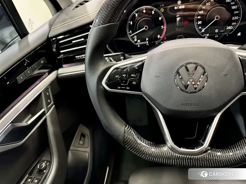 Volkswagen Touareg id 4577874 из Китая 15