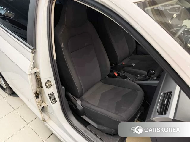 Volkswagen Polo id 4214513 из Китая 15