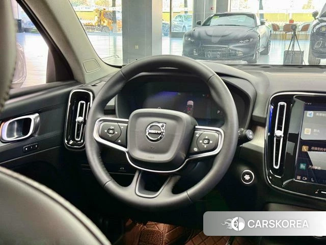 Volvo XC40 id 4210897 из Китая 15