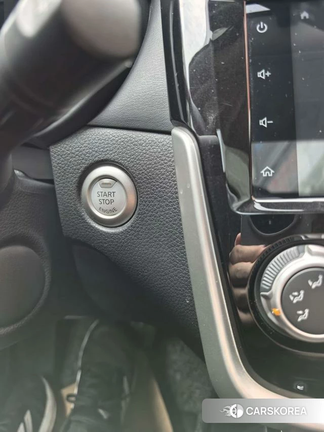 Nissan TIIDA id 4263972 из Китая 15