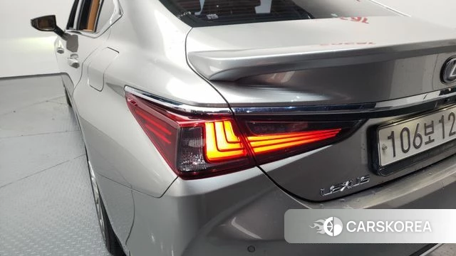 Lexus ES300h 7th generation id 4293437 из Кореи 15
