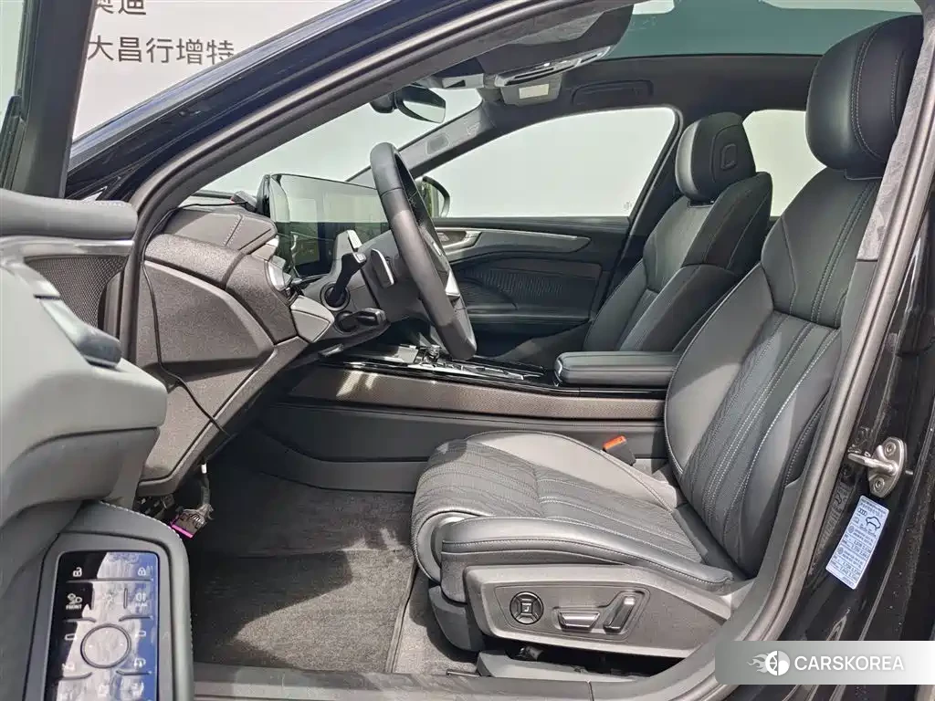 Audi A6L id 4679477 из Китая 15