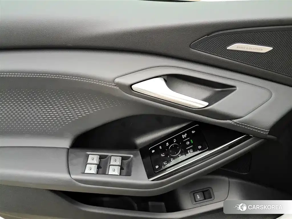 Audi Q6L id 4515283 из Китая 15