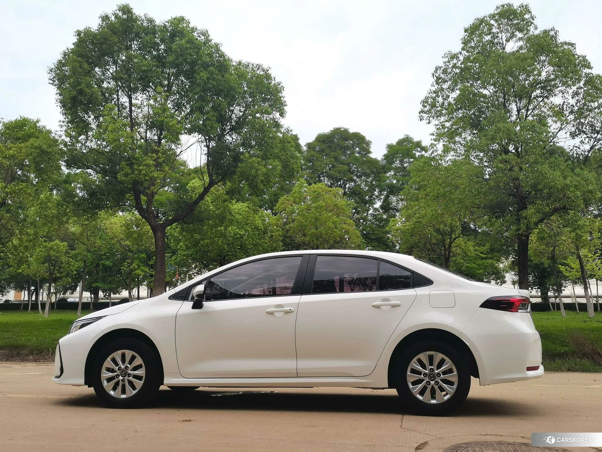 Toyota Corolla id 4461430 из Китая 15