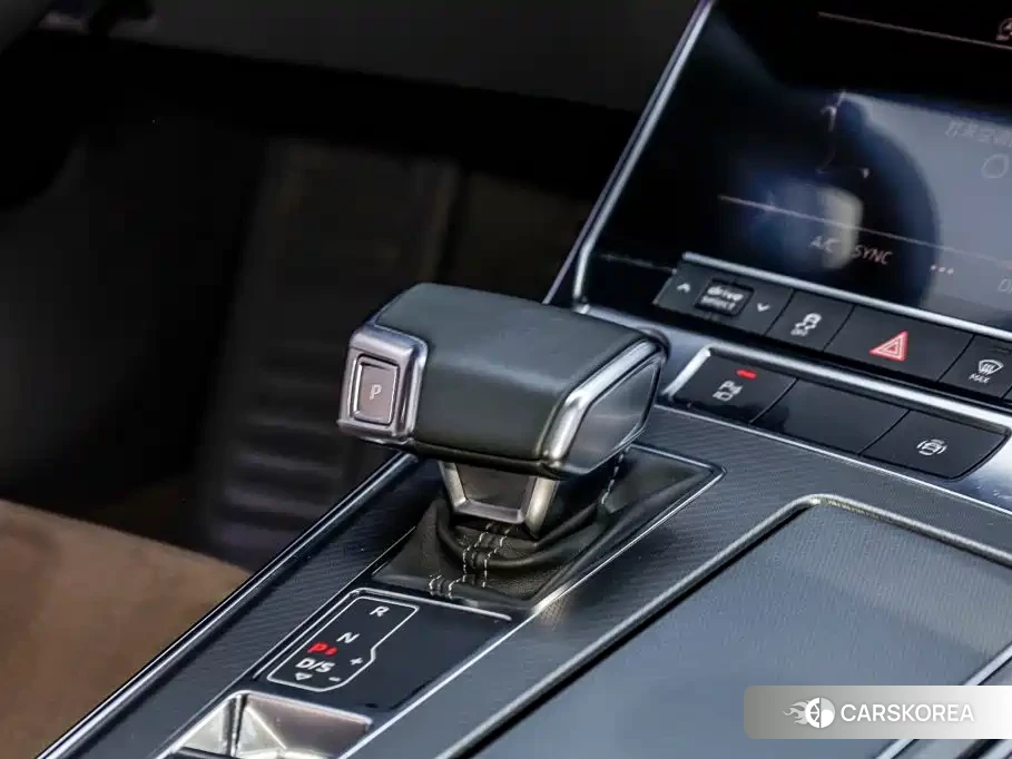 Audi A7L id 4649382 из Китая 15