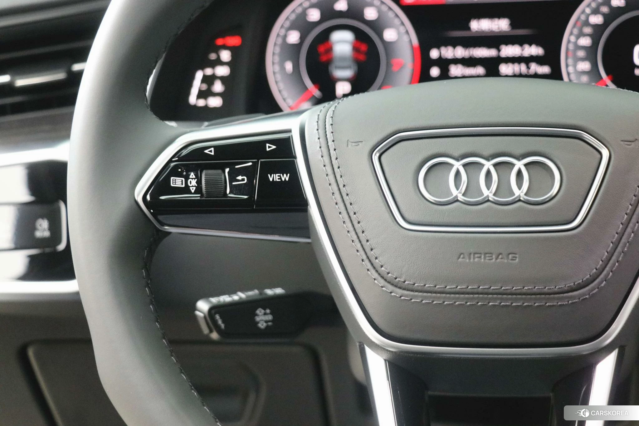 Audi A6L id 4505004 из Китая 15