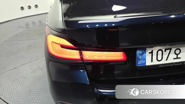 BMW 5 Series (G30) id 4283278 из Кореи 15