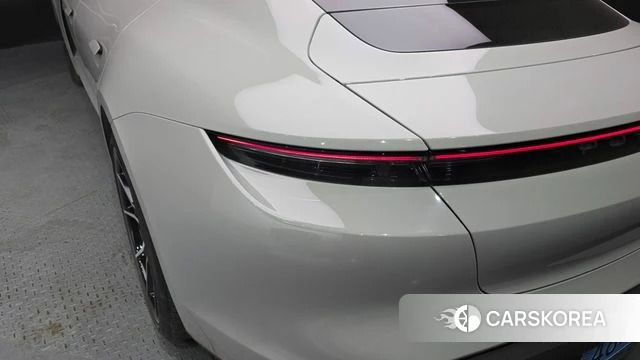 Porsche Taycan id 4201087 из Кореи 15