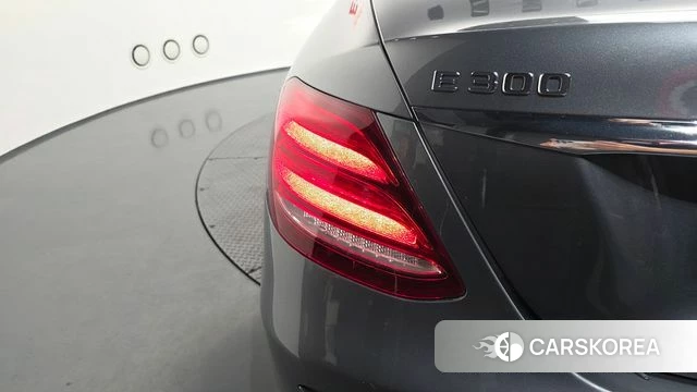 Mercedes-Benz E-Class W213 id 4384498 из Кореи 15