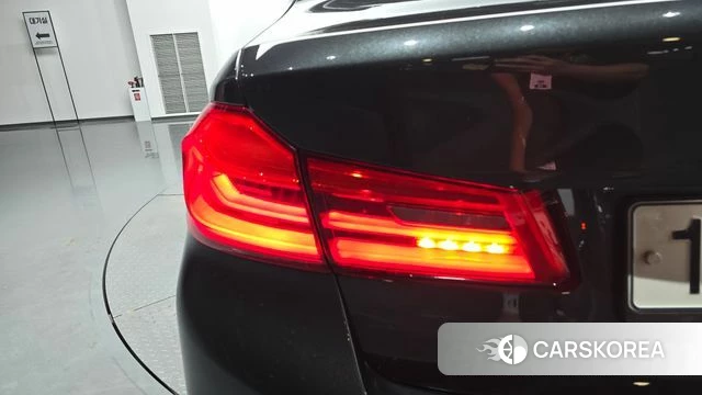 BMW 5 Series (G30) id 4562823 из Кореи 15