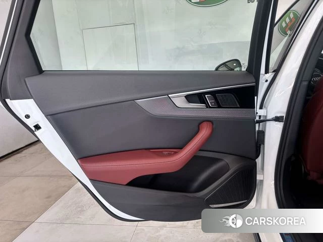 Audi A4L id 4291051 из Китая 15