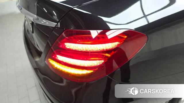 Mercedes-Benz E-Class W213 id 4196920 из Кореи 15