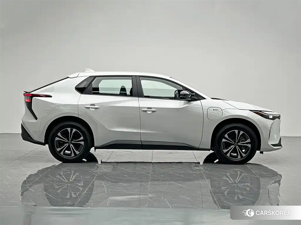 Toyota bZ4X id 4576793 из Китая 15