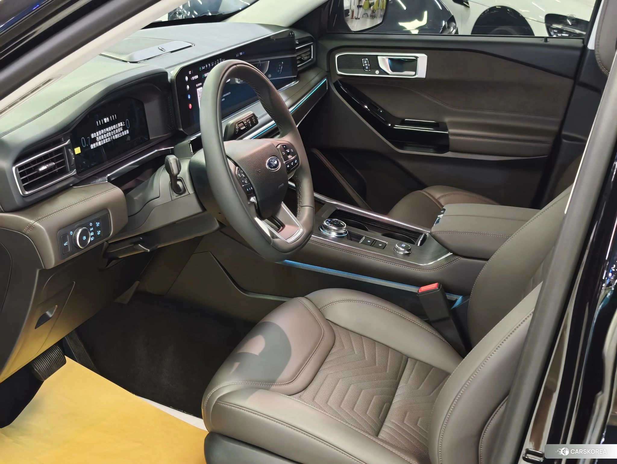 Ford Explorer id 4440423 из Китая 15