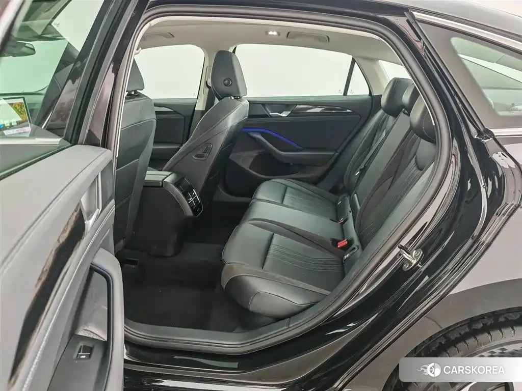 Volkswagen Magotan id 4553930 из Китая 15