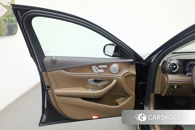 Mercedes-Benz E-class id 4259610 из Китая 15