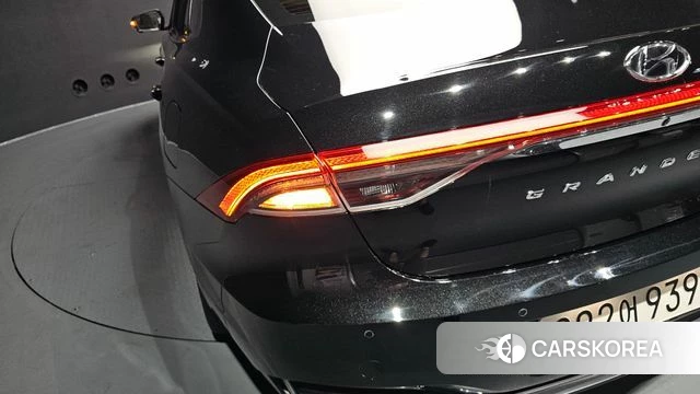Hyundai The New Grandeur IG Hybrid id 4433660 из Кореи 15