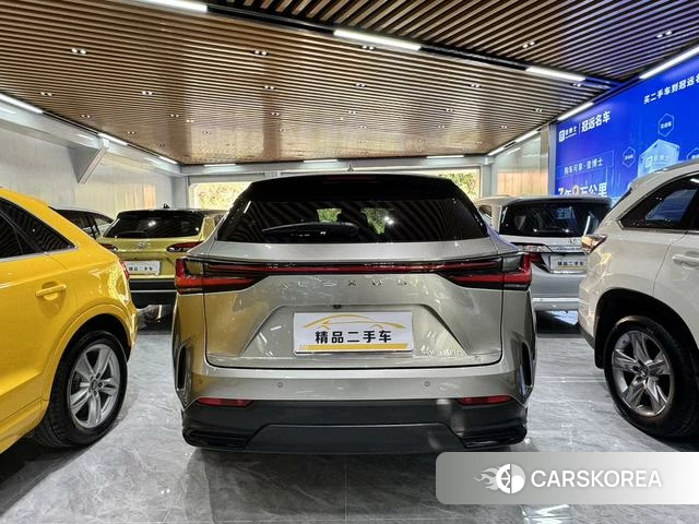 Lexus NX id 4261975 из Китая 15