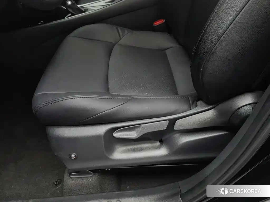 Toyota C-HR id 4659925 из Китая 15