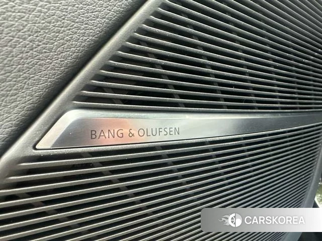 Audi Q8 id 4342123 из Китая 15