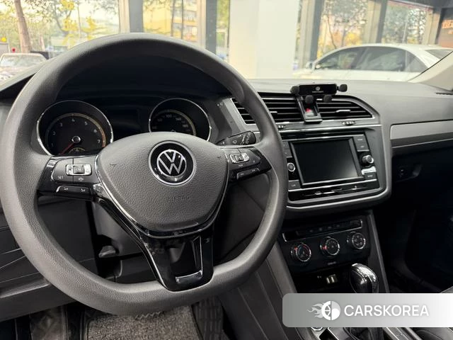 Volkswagen Tiguan L id 4261565 из Китая 15