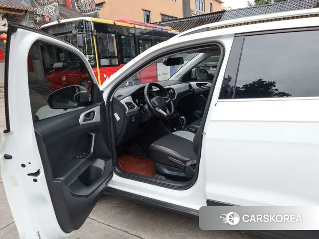 Volkswagen Exploring the shadow id 4342142 из Китая 15