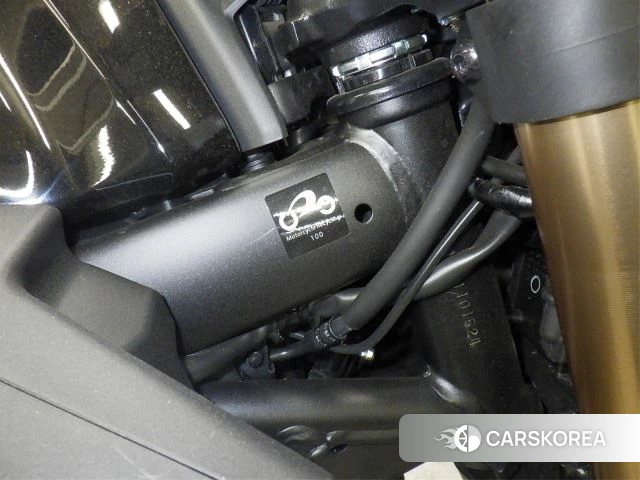 Проданный Honda CB650R E-CLUTCH id 3995178 из Японии, фото 15