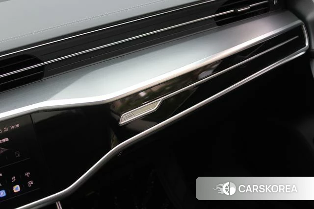 Audi A7L id 4335345 из Китая 15