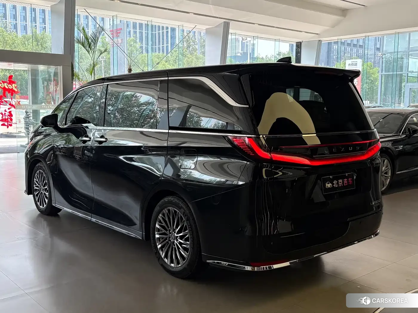 Lexus LM id 4577501 из Китая 15