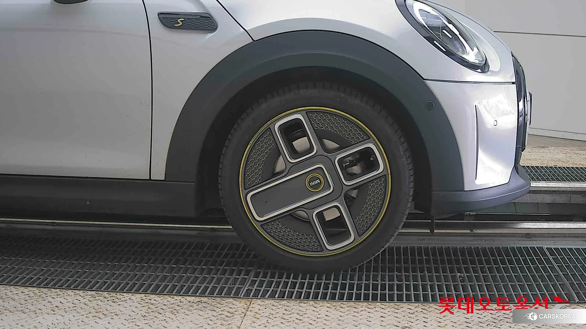 BMW MINI Cooper SE id 4498333 из Кореи 15