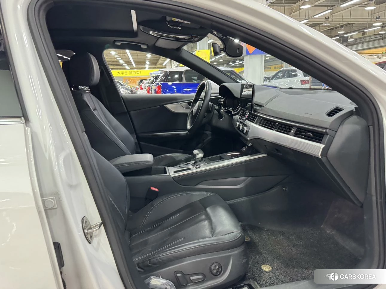 Audi A4L id 4405844 из Китая 15