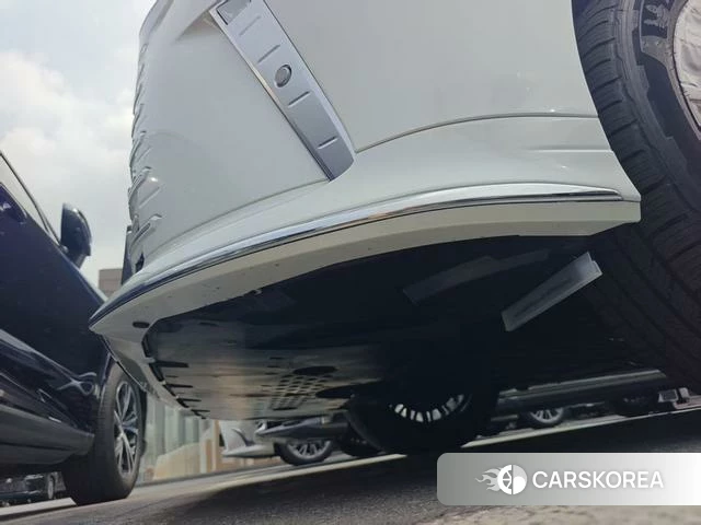 Lexus LM id 4259832 из Китая 15