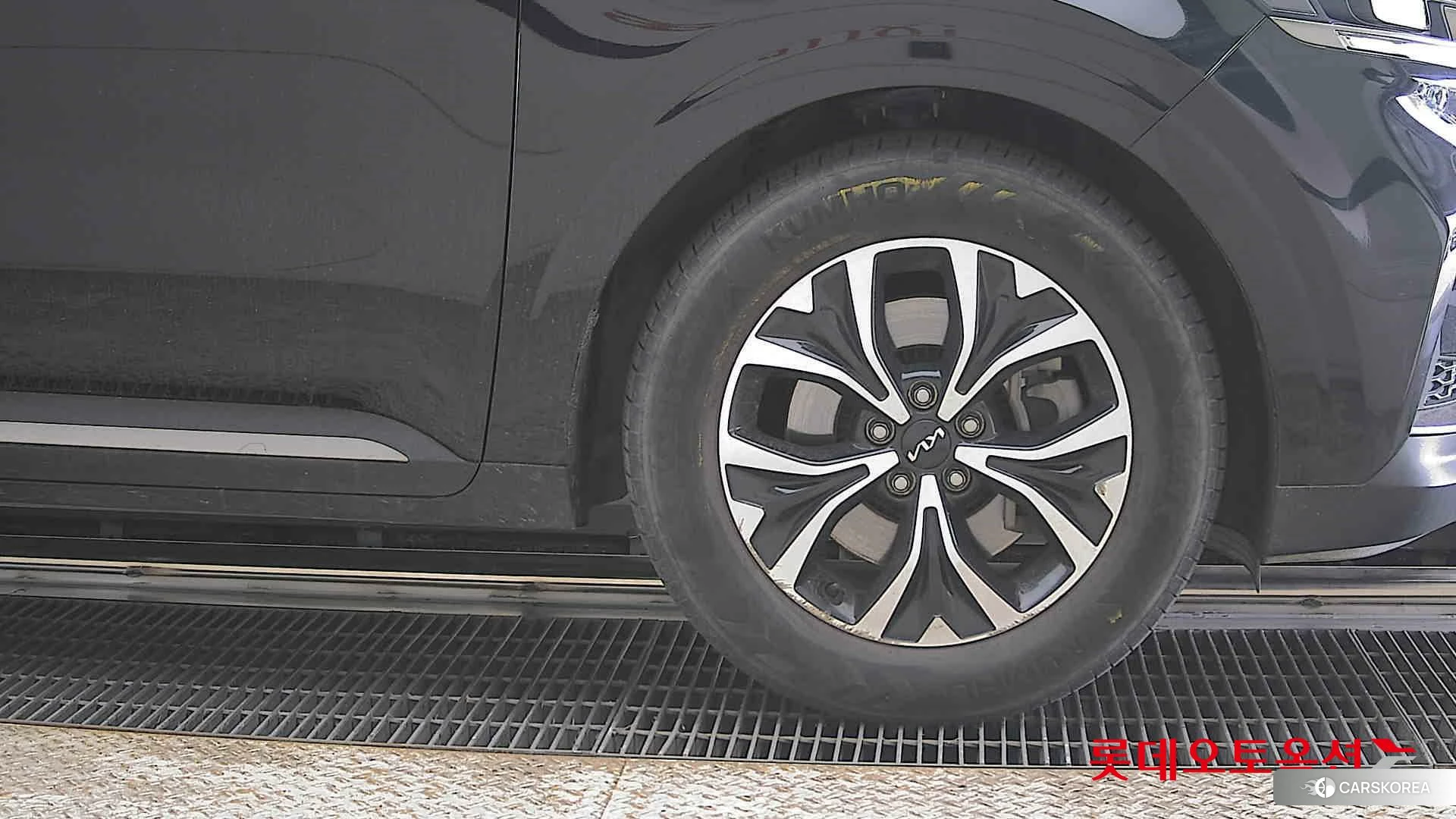 Kia Carnival id 3888402 из Кореи 15