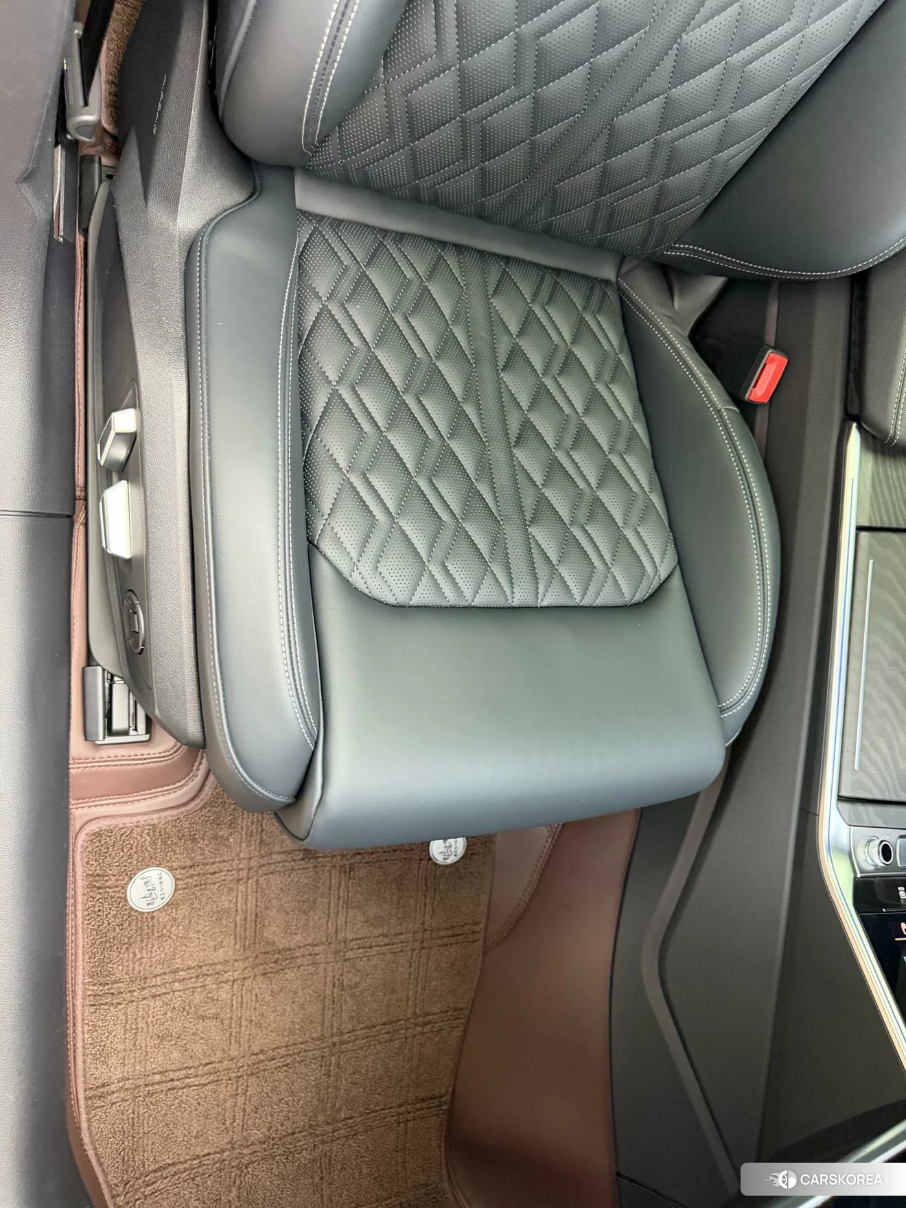 Audi A6L id 4473608 из Китая 15