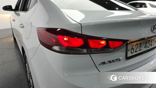 Hyundai Avante AD id 4378105 из Кореи 15