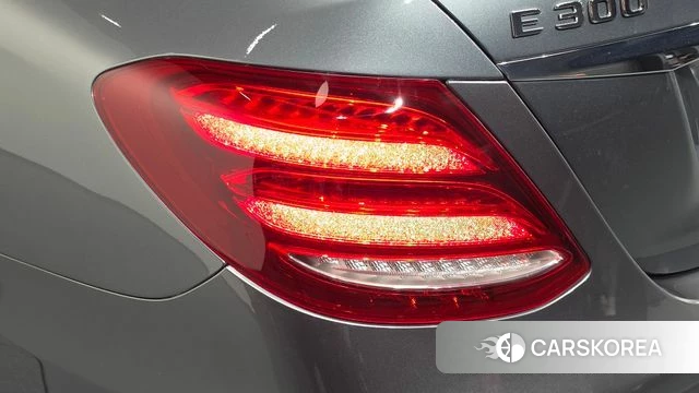 Mercedes-Benz E-Class W213 id 4703473 из Кореи 15