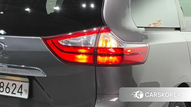 Toyota Sienna id 4722713 из Кореи 15