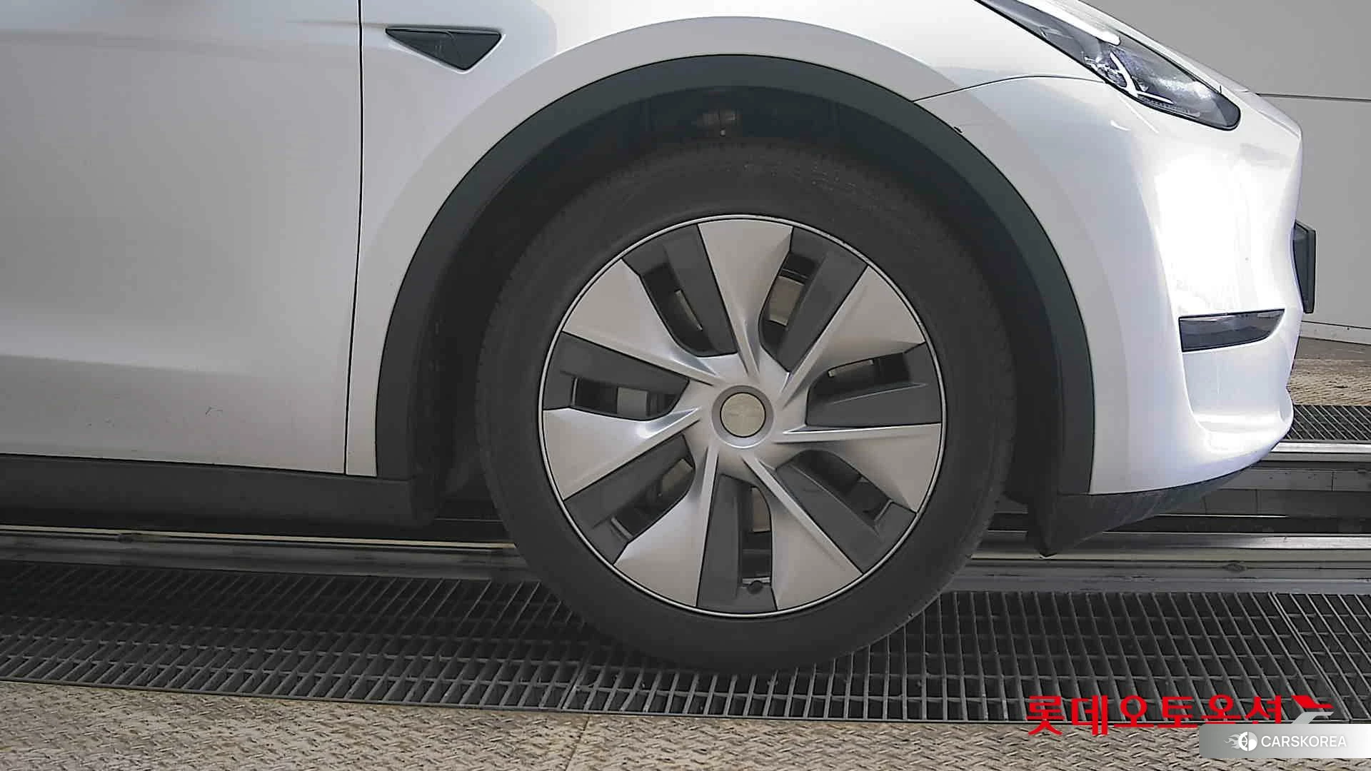 Tesla Model Y RWD id 3888283 из Кореи 15