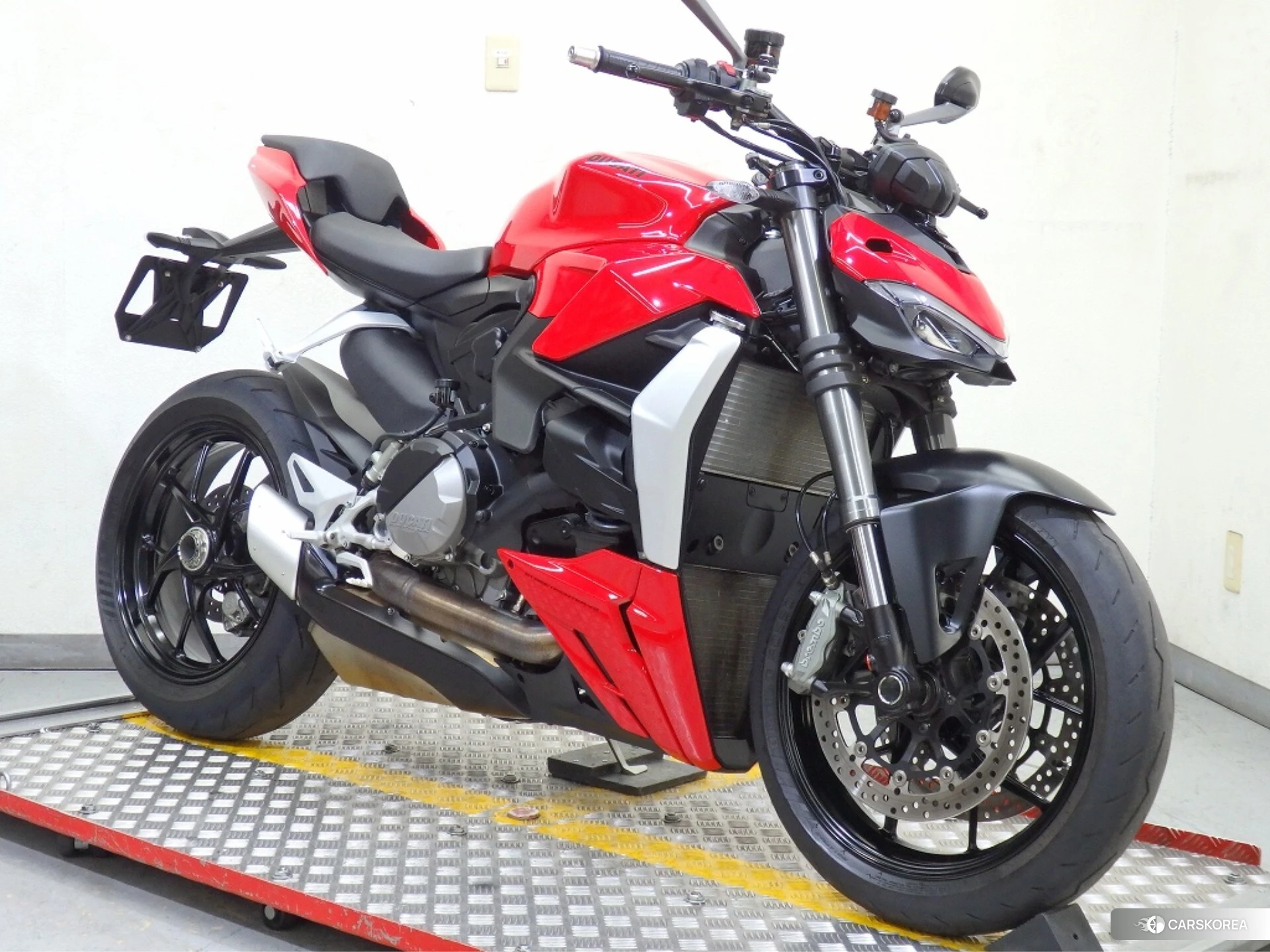 Проданный Ducati STREETFIGHTER V2 id 4365531 из Японии, фото 15