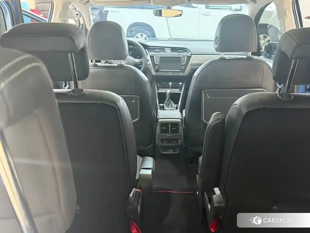 Volkswagen Touran L id 4685902 из Китая 15