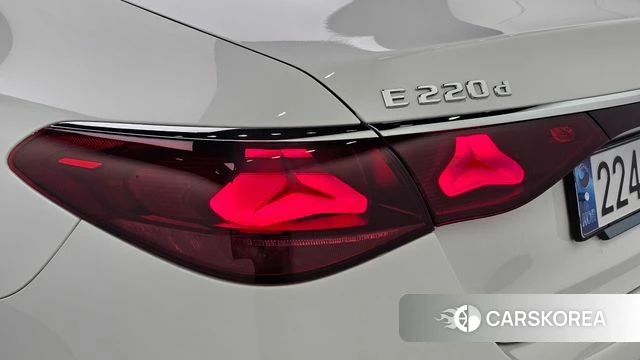Mercedes-Benz E-Class W214 id 4792113 из Кореи 15